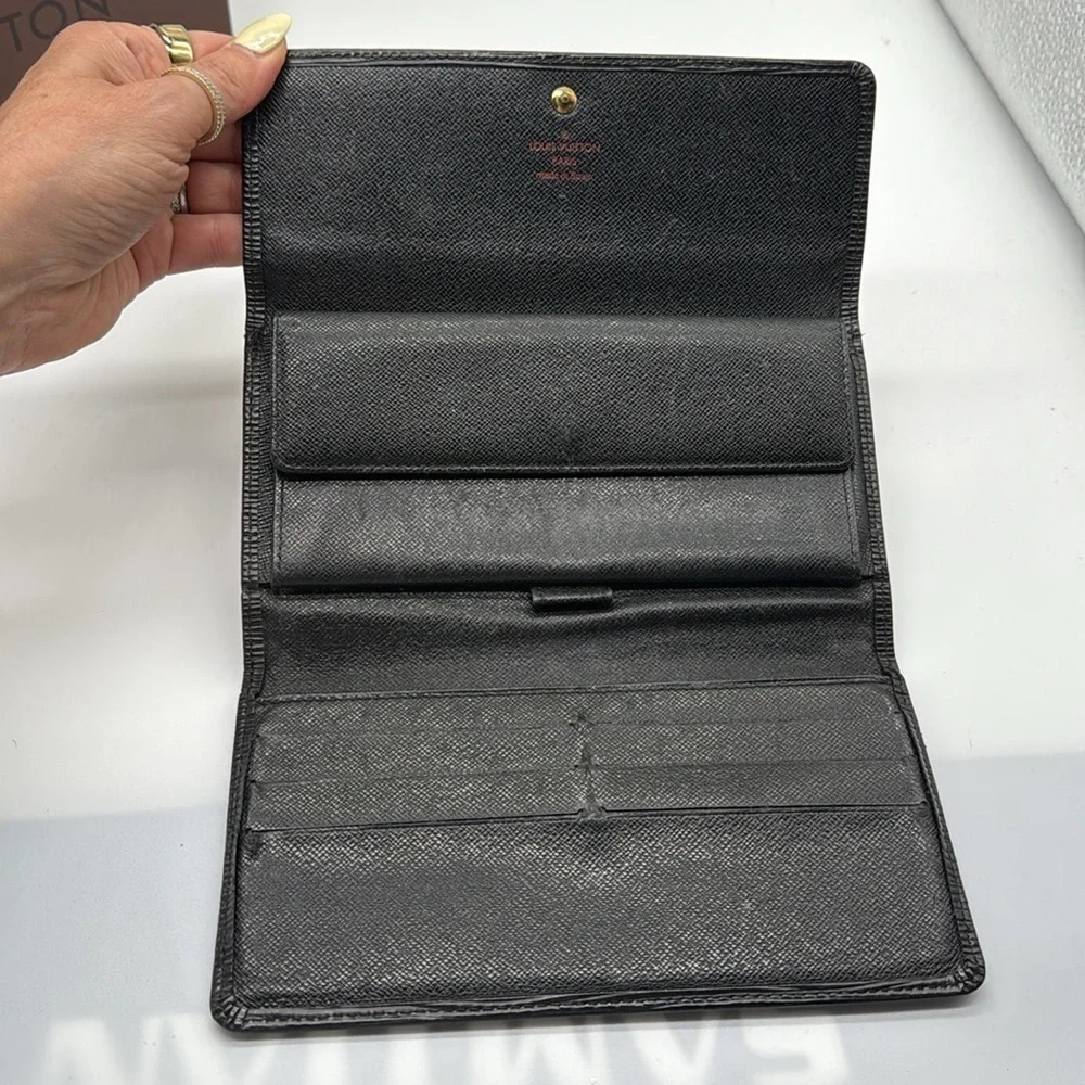 Louis Vuitton Epi Porte Tresor International Wallet Black